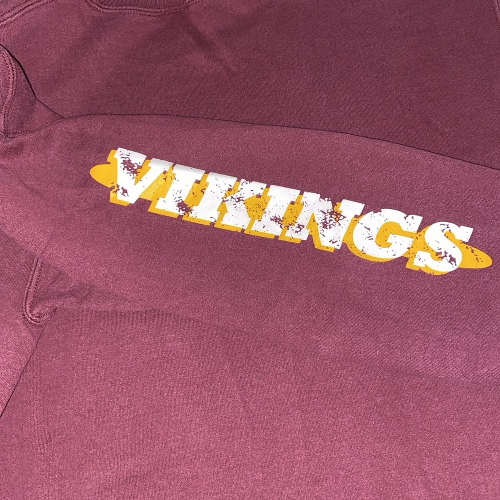 Vtg Mills High School MHS Vikings Sweatshirt Men's M Maroon Crewneck Sleeve Logo - Picture 9 of 14